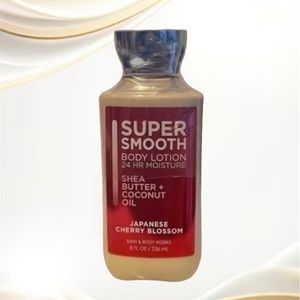 BATH & BODY WORKS Japanese Cherry Blossom Body Lotion
